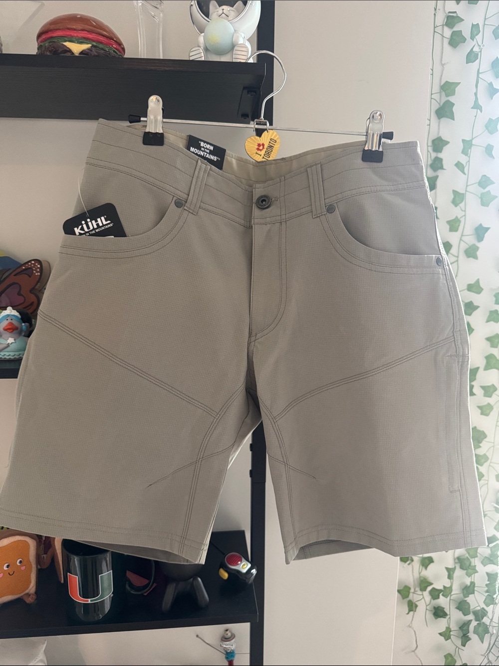 NWT Kühl Men's Khaki Kargo Short 8” inseam Size 32